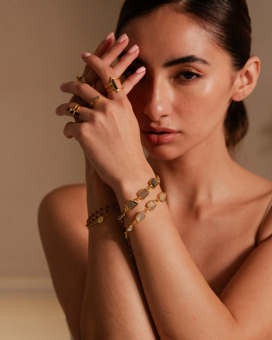 Rati Knots